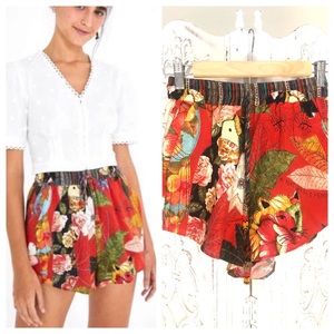NWOT FARM Rio Female Nature Linen Tropical Shorts